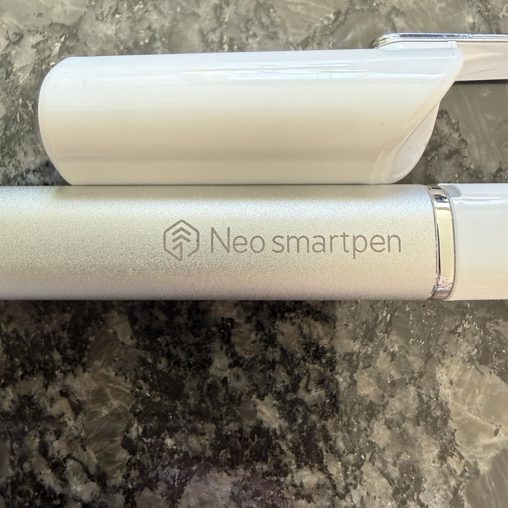 NEO SMARTPEN N2 Bluetooth Digital Rechargeable Pen NWP-F110 W/Charging Cable